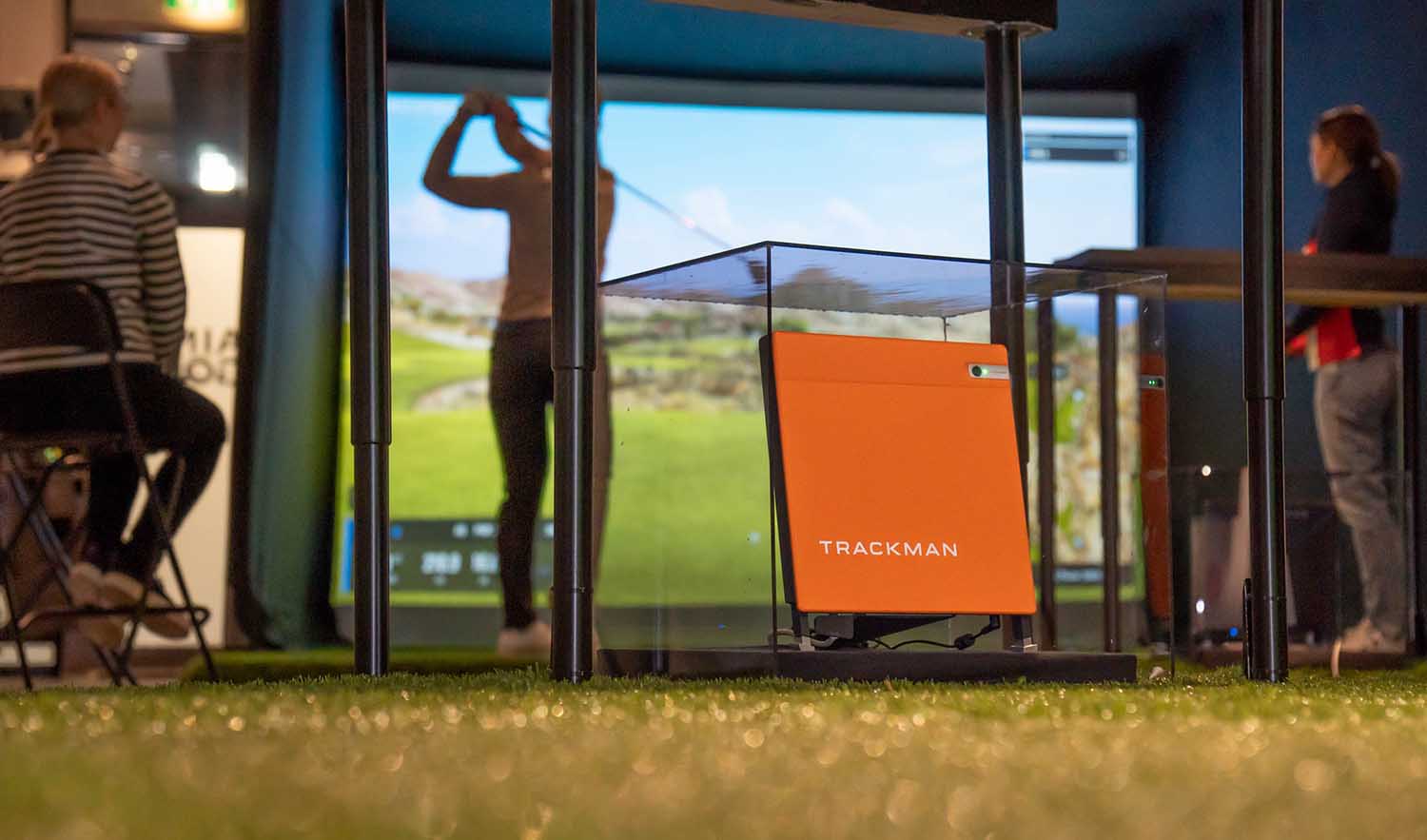 trackman-simulaattori AINAGolf